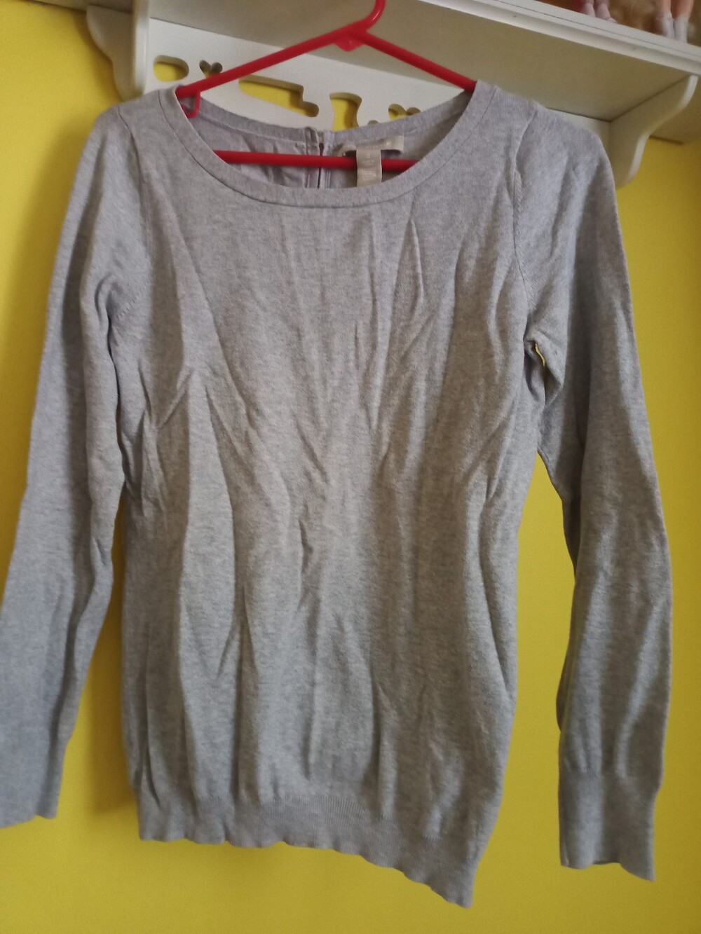 Gray Banana Republic Sweater with pink zipper down back, size small
